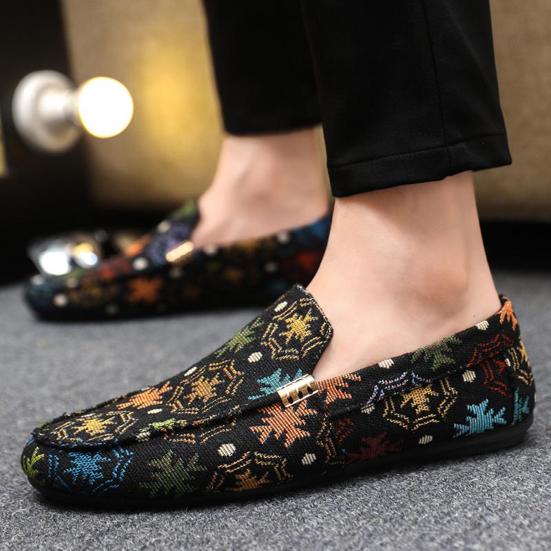 Fashion Mens Shoes Breathable Canvas Mens Casual Shoes Fashion Spring Non Slip Driving Shoes Personality Cartoon Bear Flat Loafer