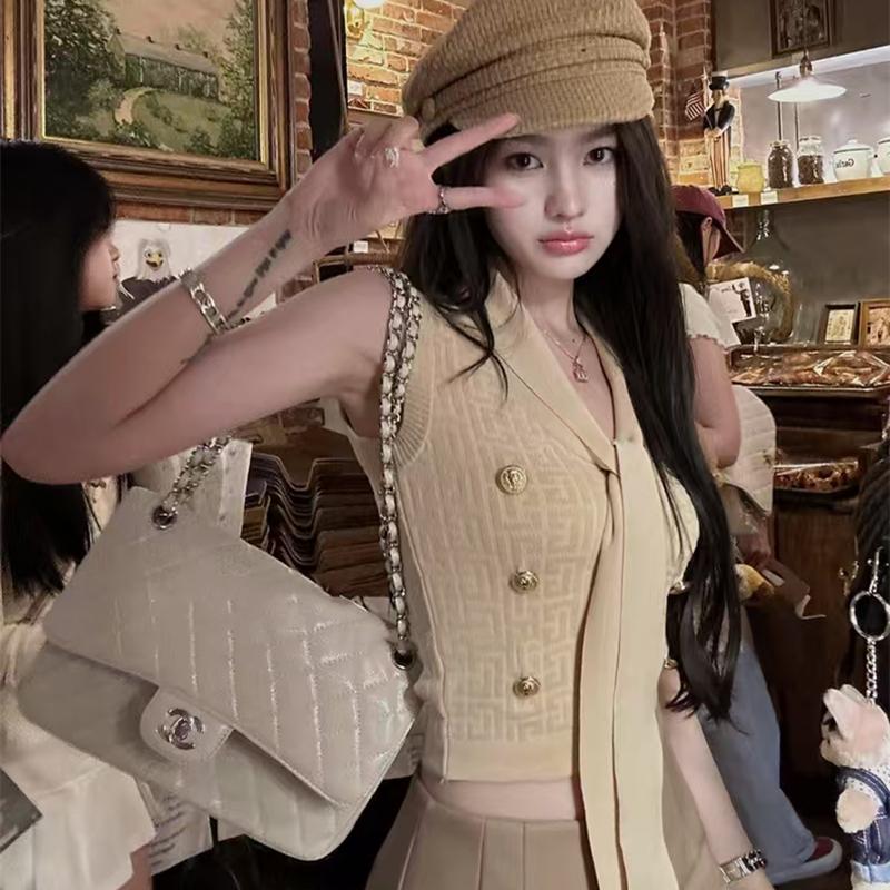 Black sexy ladies small fragrance knitted sleeveless vest, design sense slim short V-neck sleeveless top women2713#