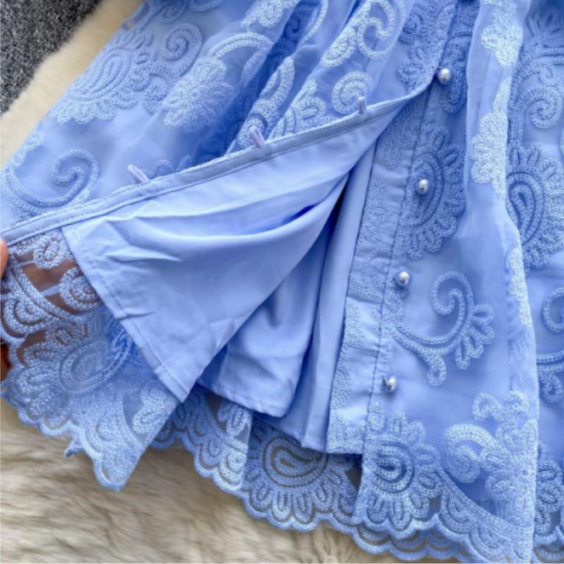 Elegantes Damenkleid