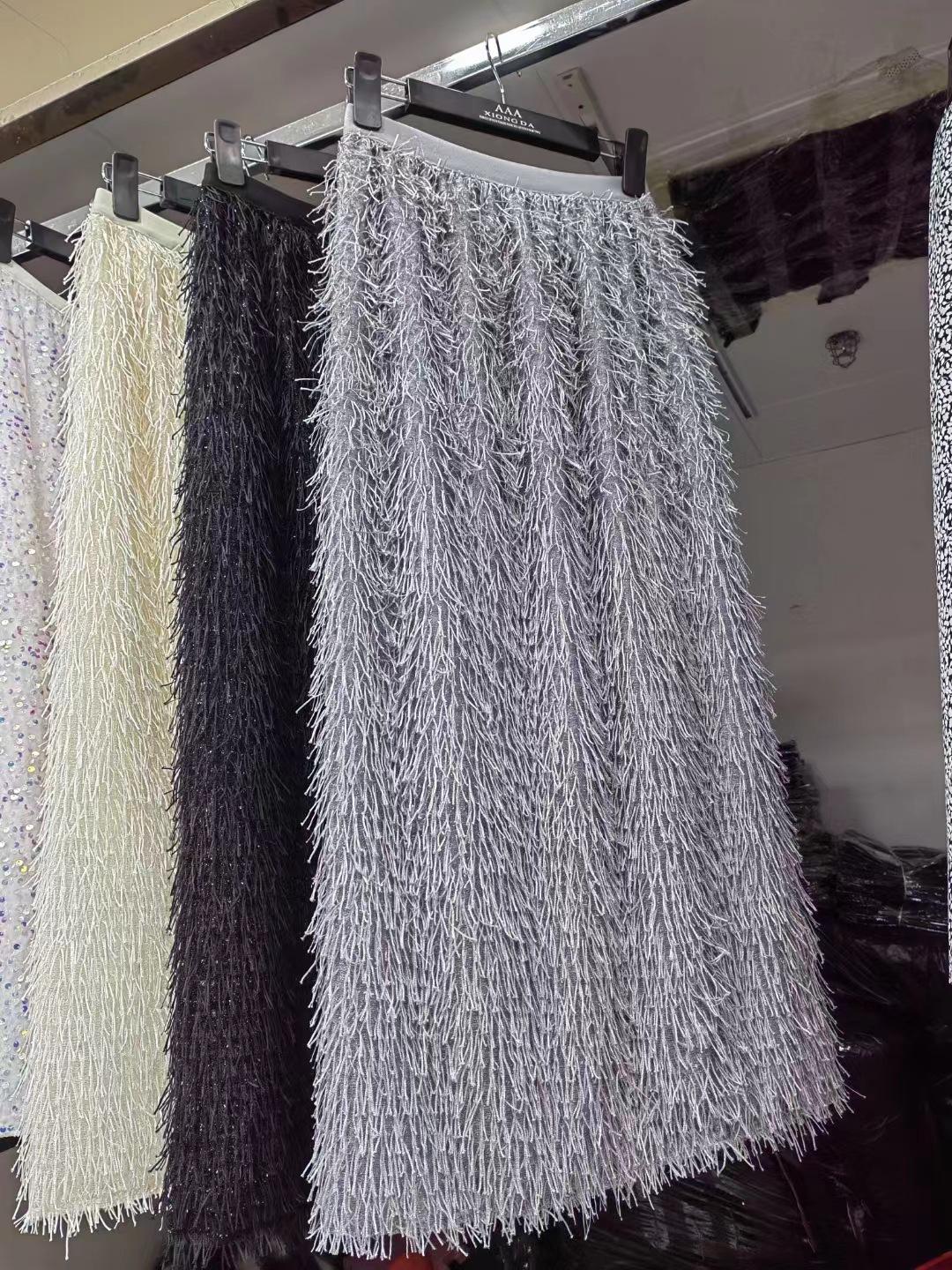 

2025 новая юбка Mao Mao с кисточками, средняя и длинная юбка А-образного силуэта, тонкая и универсальная средняя и длинная юбка one size fits all