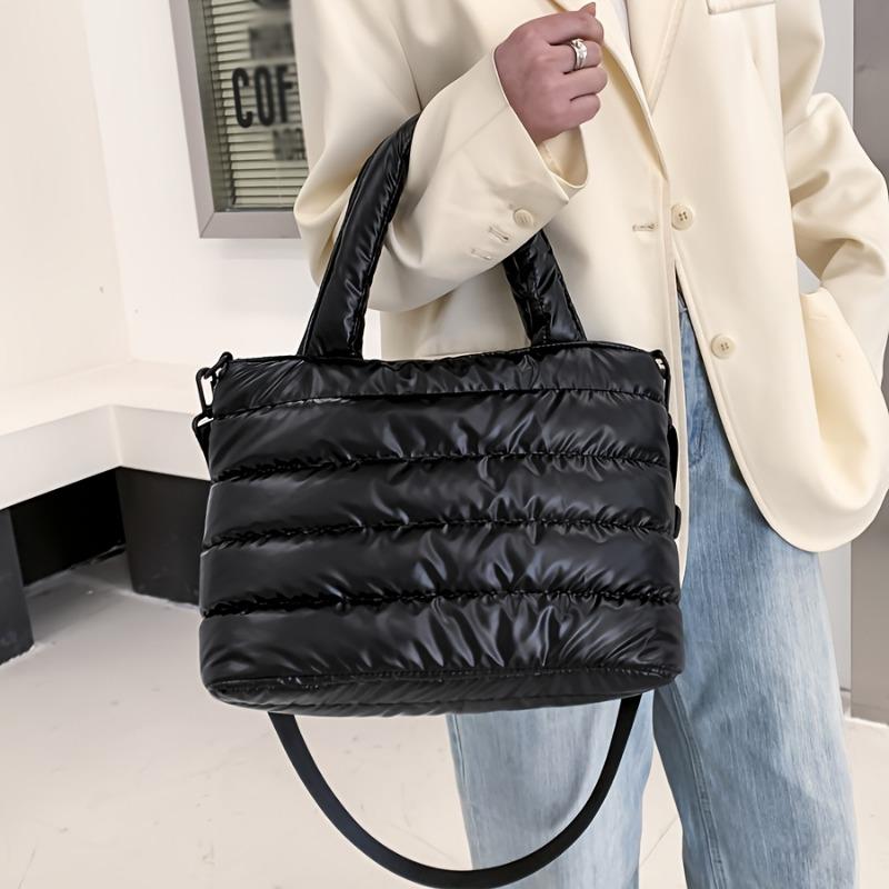 Damevesker med fluffy dun mote vatterte håndvesker for kvinner Ensfarget luksus designer skuldervesker kvinner