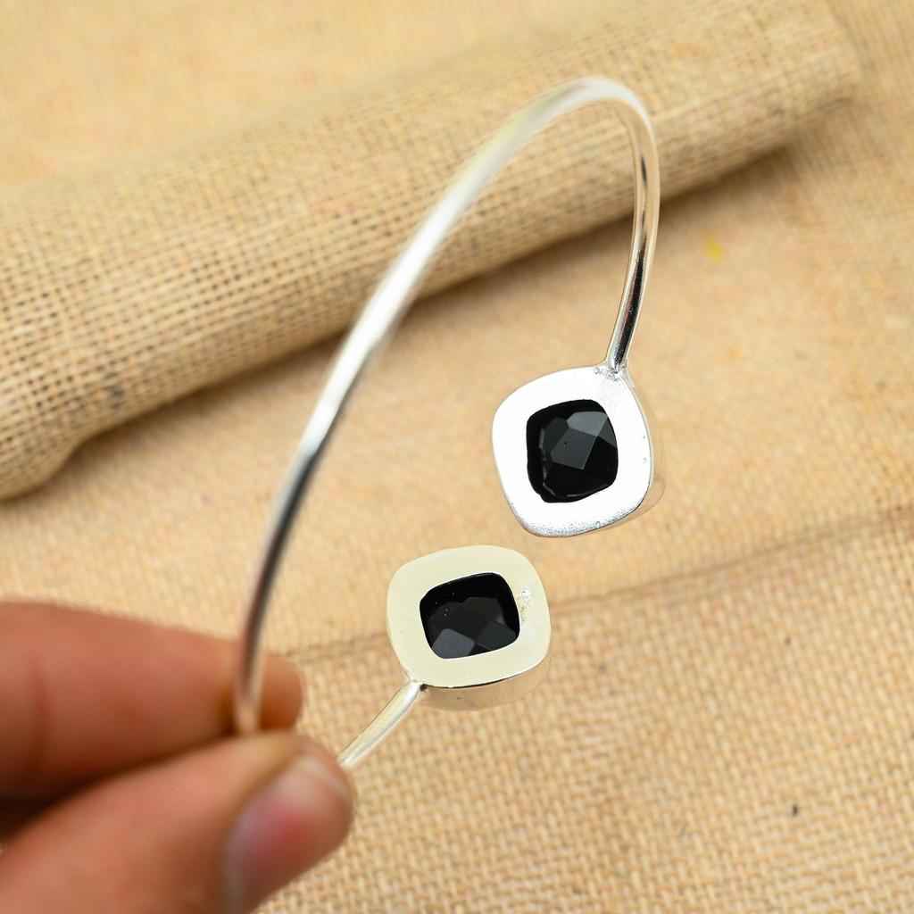 Čierny spinelový drahokam ručne vyrobený z 925 masívneho striebra na šperky na svadobný dar