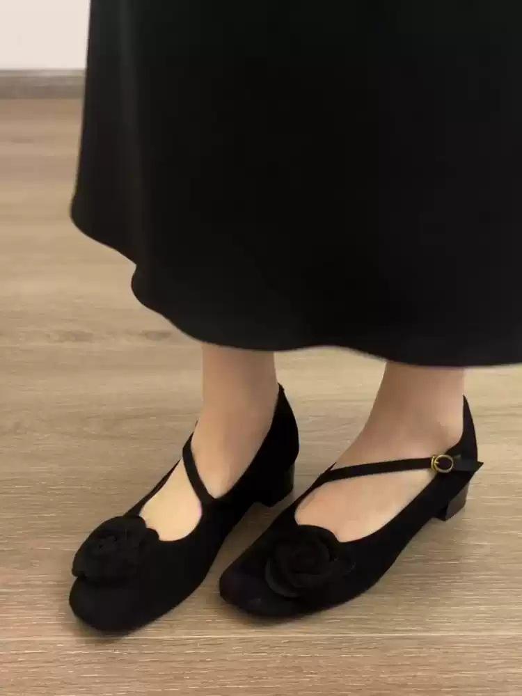 

Версия из овчины~ Ретро квадратный носок, неглубокий вырез, туфли Мэри Джейн, нишевая женская мода, цветок, для работы, толстый каблук, одинарные туфли 40 чёрный