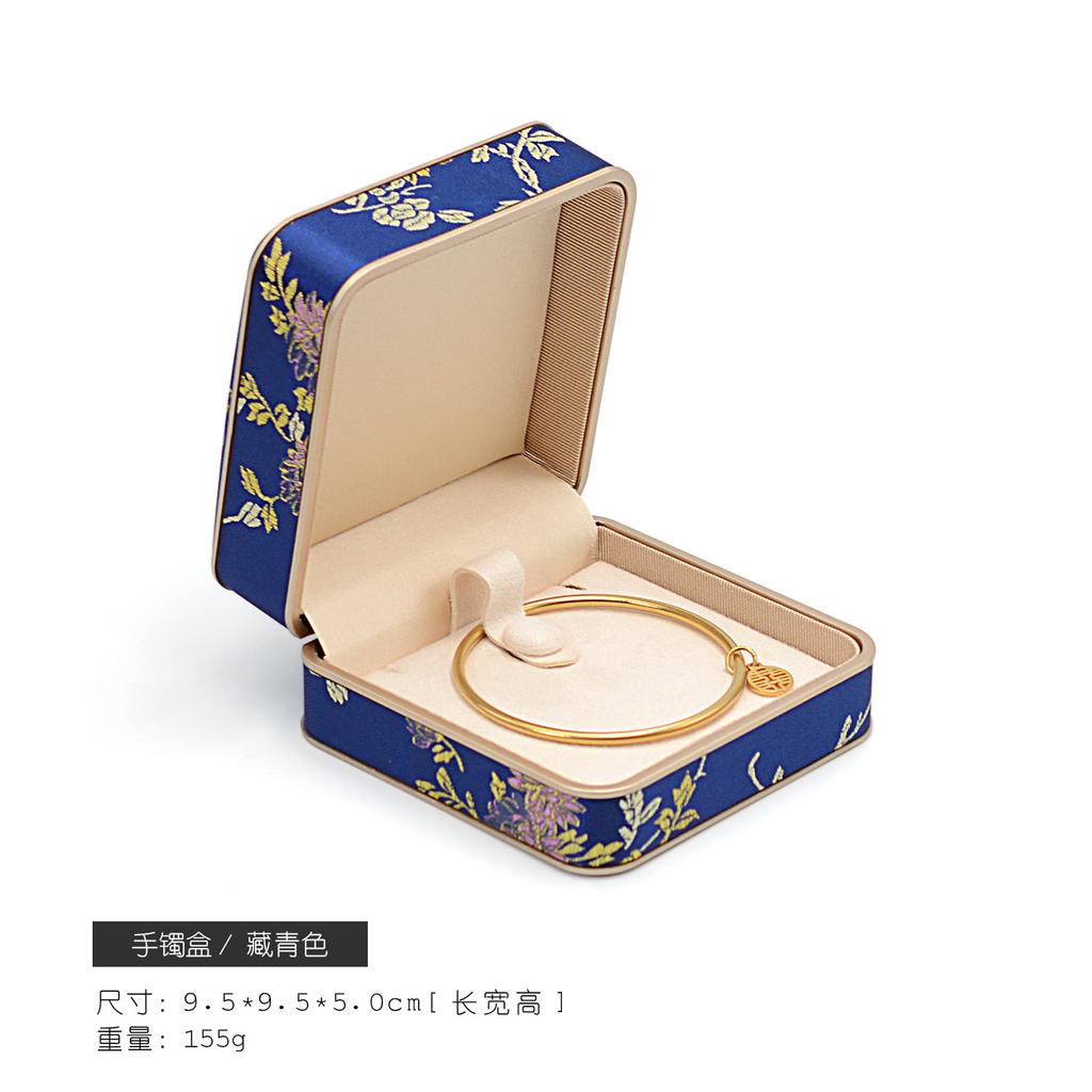 Chinese Style Embroidered Ring Bracelet Pendant Necklace and Jewelry Packaging Box Available in Multiple Sizes and Colors Simple