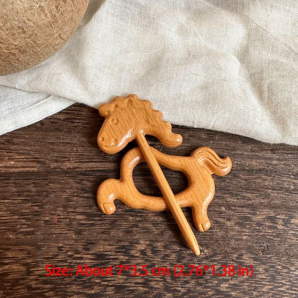 Lion Animal Sweater Pin Horse Pony Brooch Fashion Wooden Brooch  Gift