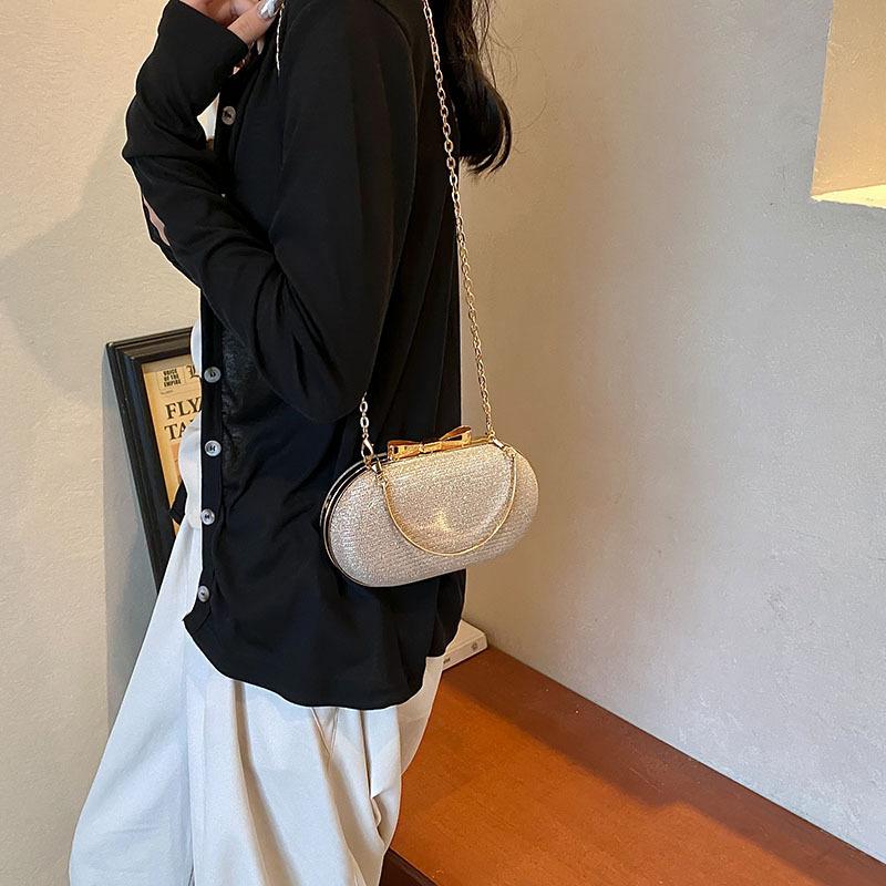 2025 new temperament fashion design single shoulder crossbody foreign style solid color retro chain portable texture crossbody bag