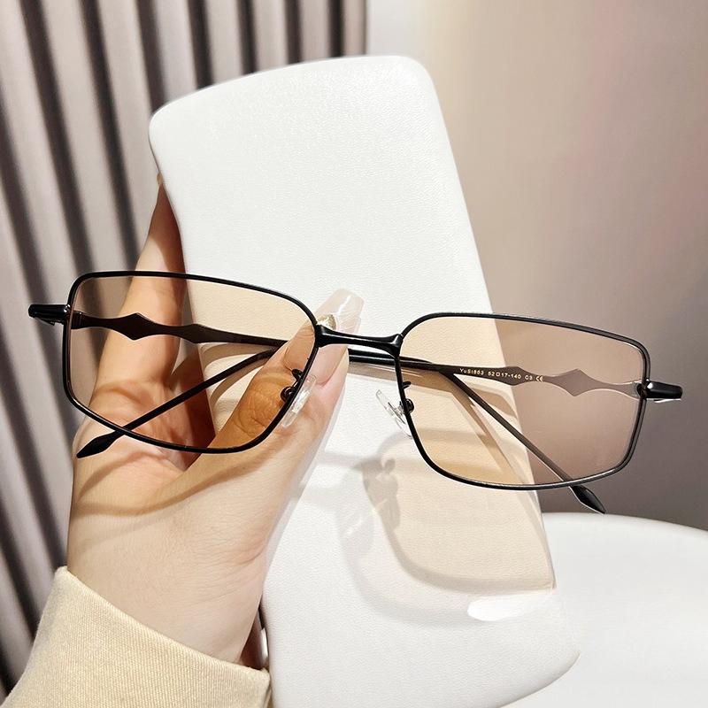 

Vintage Rectangle Glasses Frame Women Metal Small Squre Shape Eyewear Clear Optical Eyeglasses Transparent Lens Spectacle