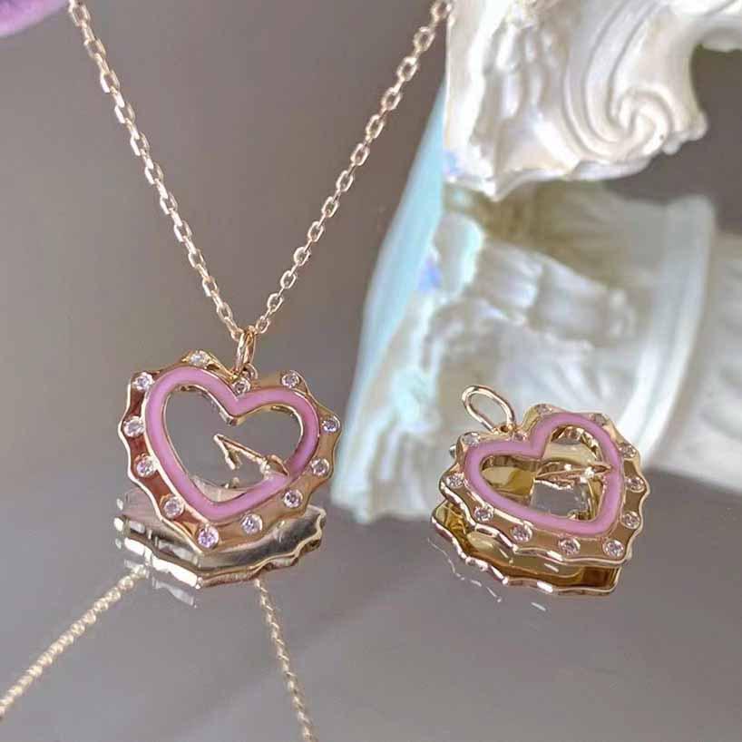 Pink Retro Heart Pendant Necklace - Elegant Light Luxury Clavicle Chain for Women
