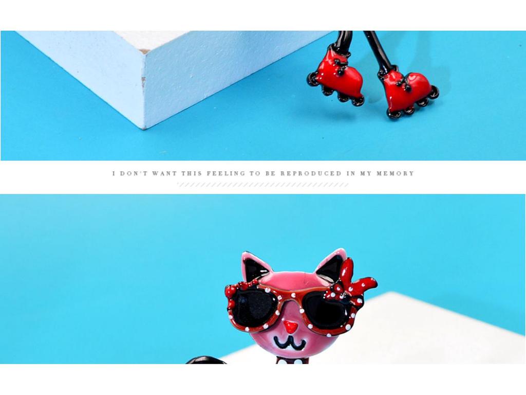 Cute Kitten Enamel Brooch: Versatile Cartoon Pin for Women