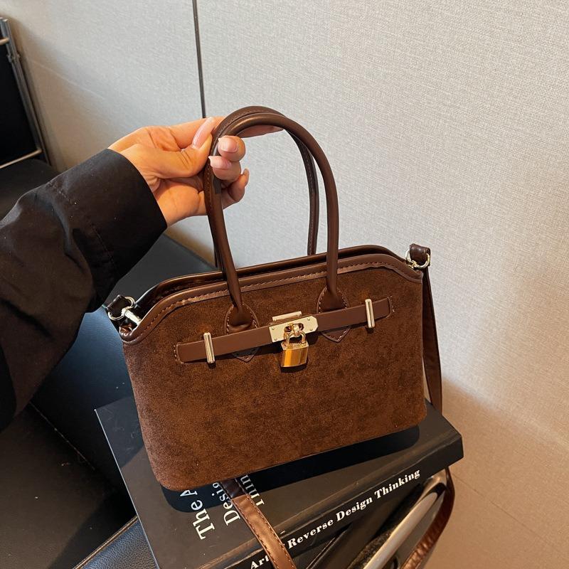 Fashion high-end shell bag New fashion versatile messenger bag Portable commuter bag