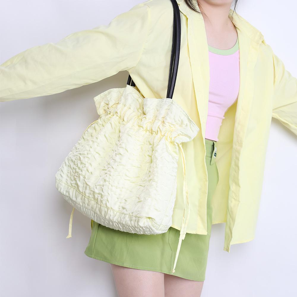 Borsa casual in tessuto plissettato, Borsa a spalla singola di grande capacità, Borsa da pendolare di nicchia con coulisse, Borsa tote