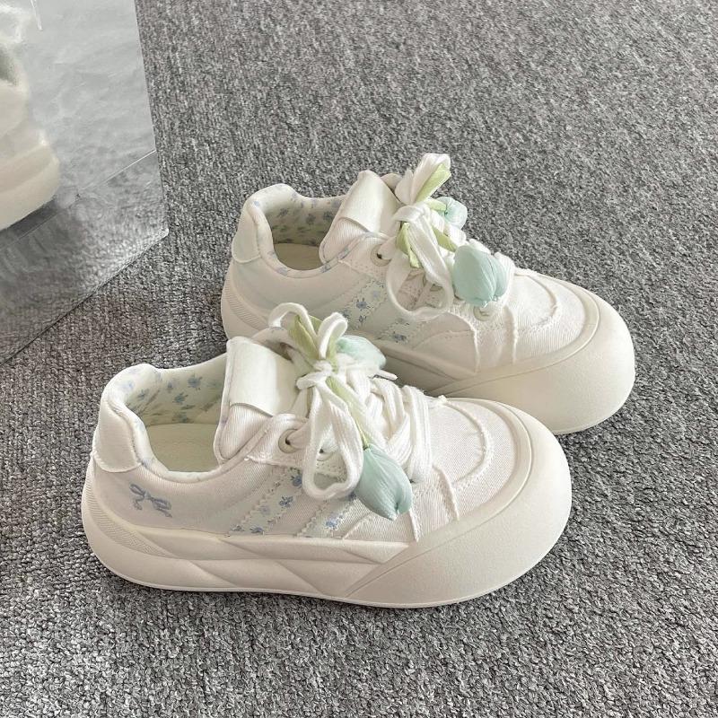 The New Style of Shoes Is Versatile, Featuring Round-toed Height-increasing Sneakers and Thick-soled Casual Sports Shoes