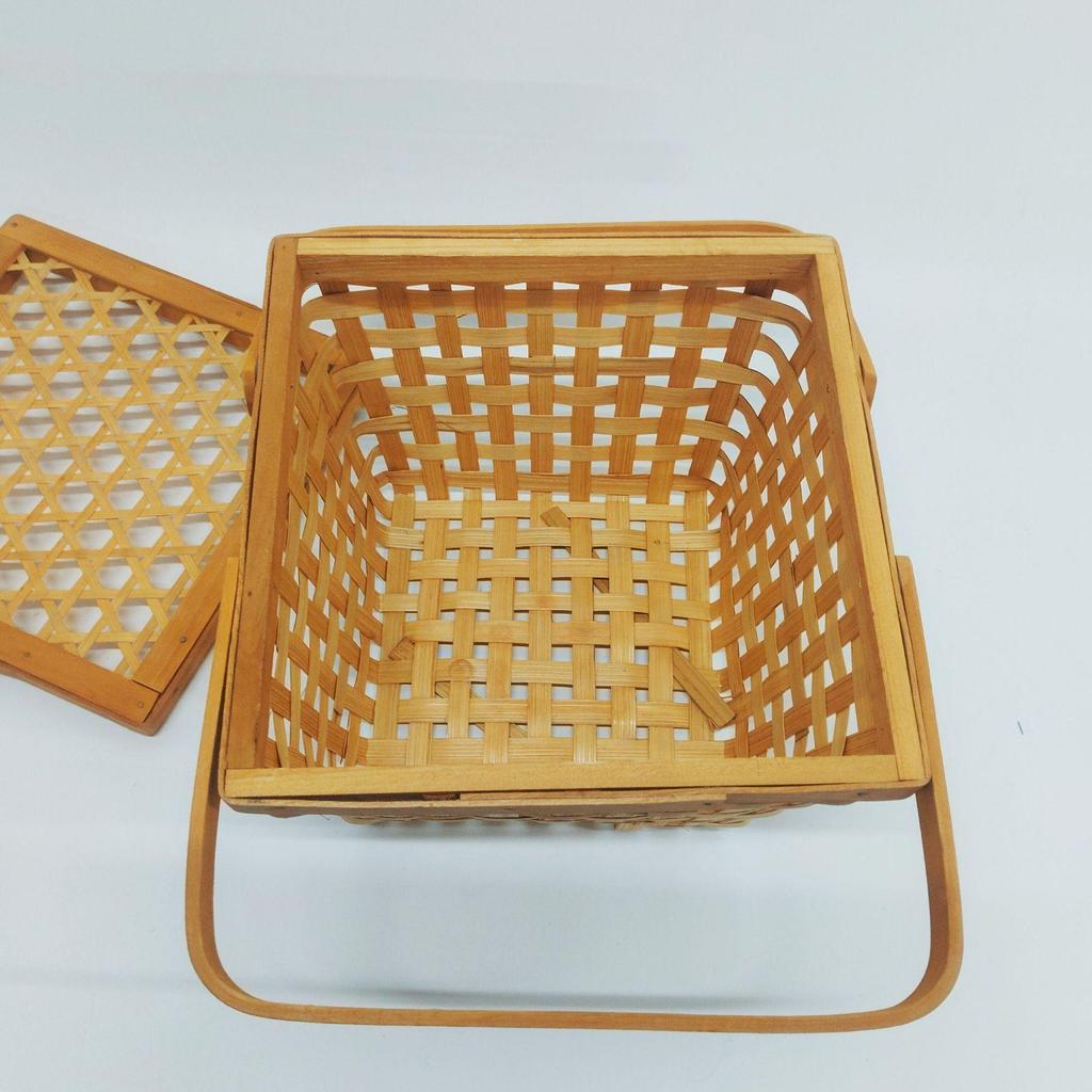 Bamboo Woven Handheld Basket with Lid for Kitchen or Snack Storage