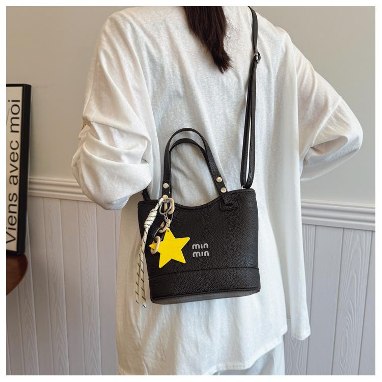 

New Fashionable Large-capacity Handbag Women s Commuter Versatile Shoulder Messenger Bag