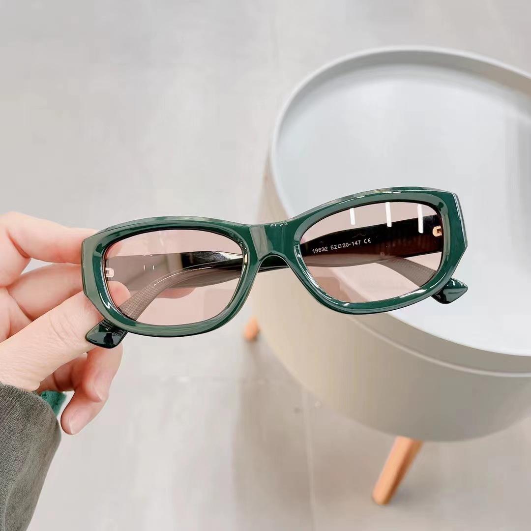 

New Fashion Sunglasses Women Rectangle Shape UV400 Protection Outdoor Sun Glasses Vintage Retro Travelling Men Sunglass