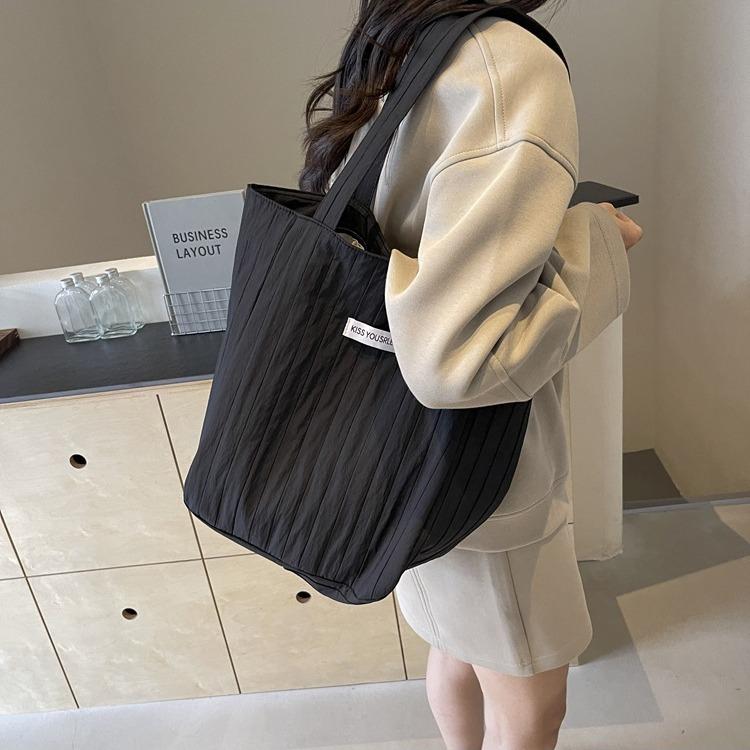 Korean Large-capacity Cloth Bag Bag Women's 2025 New Versatile Fashion Lightweight Shoulder Bag Casual Versatile Underarm Bag