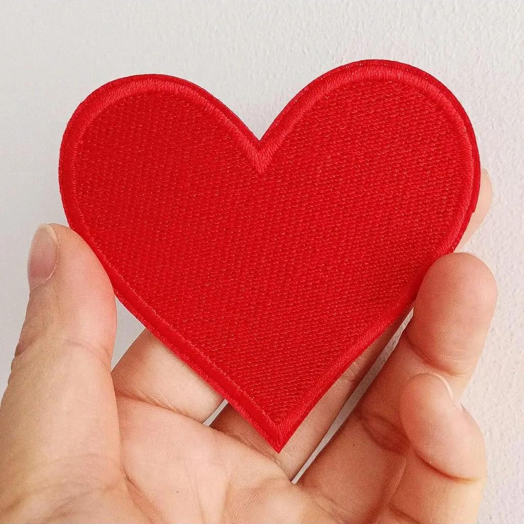 1 Pcs Heart Iron On Patches, Cute Embroidered Applique Iron On/Sew On Patches for Clothing, Jackets, Hats,Backpacks, Jeans.