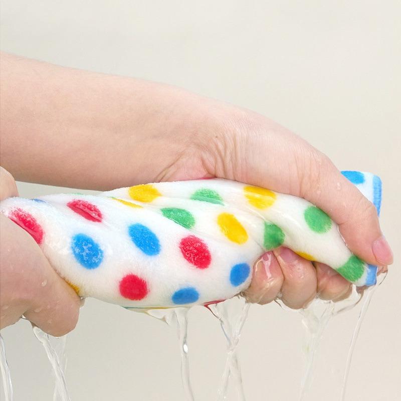 Polka Dot Kitchen Cleaning Does Not Absorb Water. Thick Dishcloth That Does Not Stick To Oil