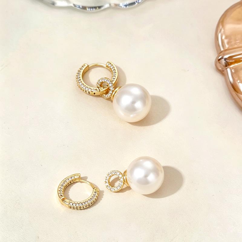 Gold-Plated Silver Needle Freshwater Pearl Flower Earrings - Elegant French Light Luxury for Women