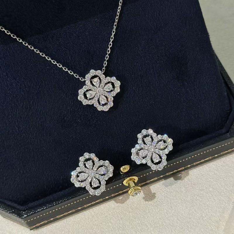 Sterling Four Leaf Clover Pendant Necklace Set With Cubic Zirconia Minimalist Elegant Chain Women