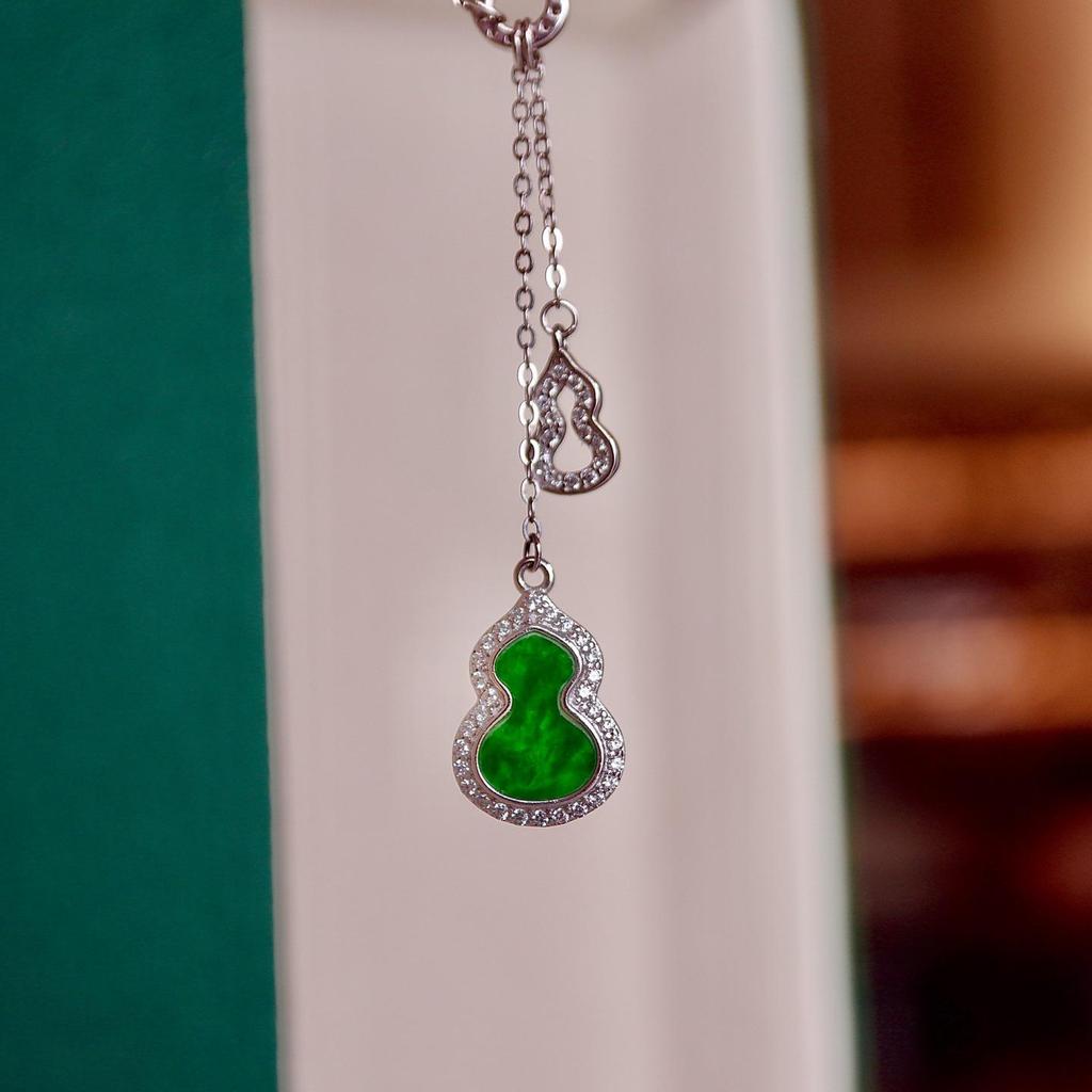 Classic S925 Sterling Silver Green Burmese Jade Gourd Necklace