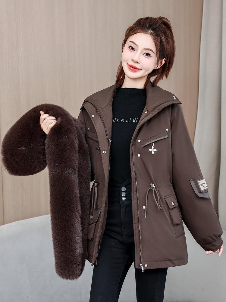 Pie overcome women's winter short style, big fur collar, waist closed and thickened plush liner jacket, multi-color spot.