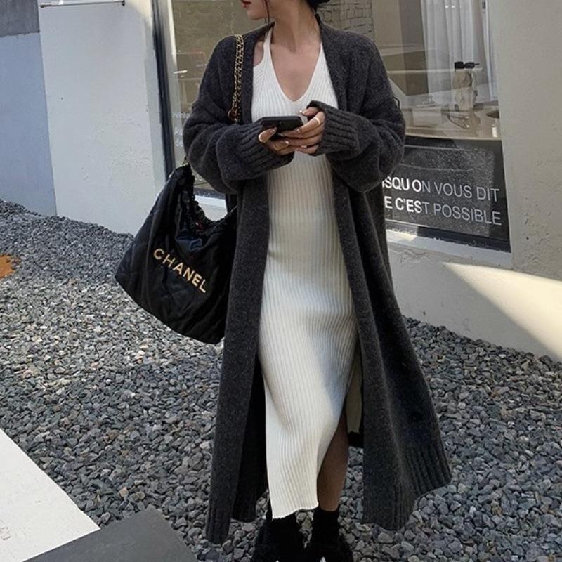 New loose and lazy style medium and long soft waxy skin-friendly sweater for women's autumn and winter gentle knitted cardigan jacket for women