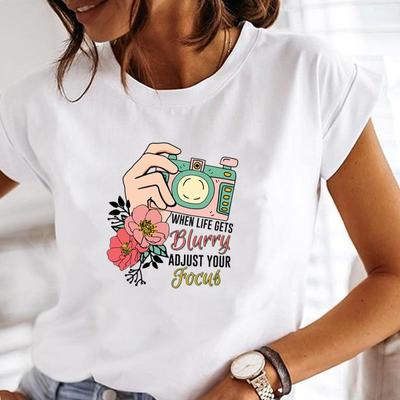 (Tamanho asiático) Camiseta Feminina Manga Curta Estampa Flor Cartoon Adorável Bonita Roupas Casuais Moda Camiseta Gráfica Feminina