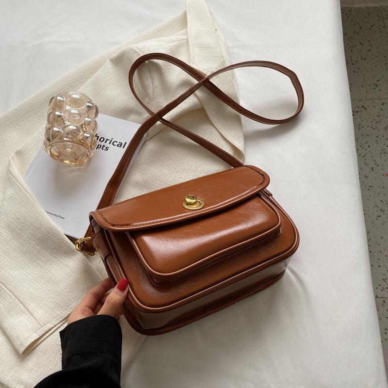 

Модная красная женская сумка через плечо, новая корейская модная квадратная винтажная сумка-седло из искусственной кожи, повседневная однотонная модная женская сумка 25X19X11cm