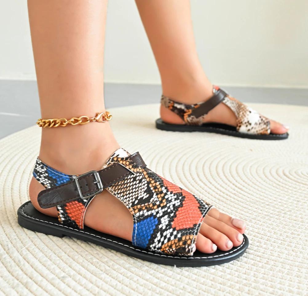 

Fashion 2025 New Summer Casual Sandals Vintage Open Toe Flip Flops Fashion Beach Flat Basic Square Head Designer Shoes 36