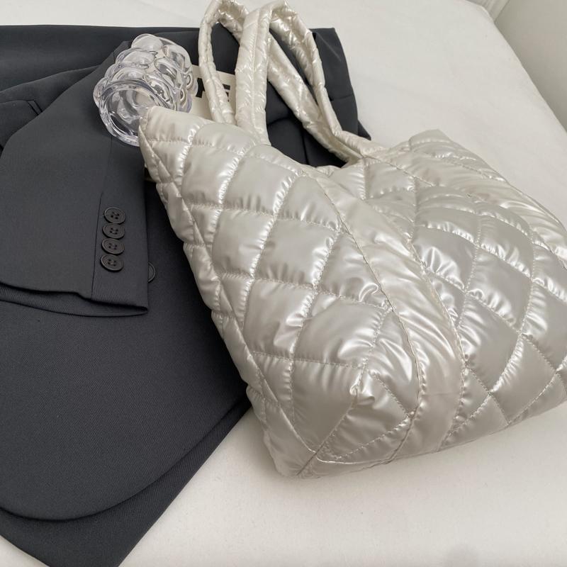 Weich gepolsterte Umhängetasche für Damen, Tragetasche aus weichem Nylongewebe mit Rautenmuster