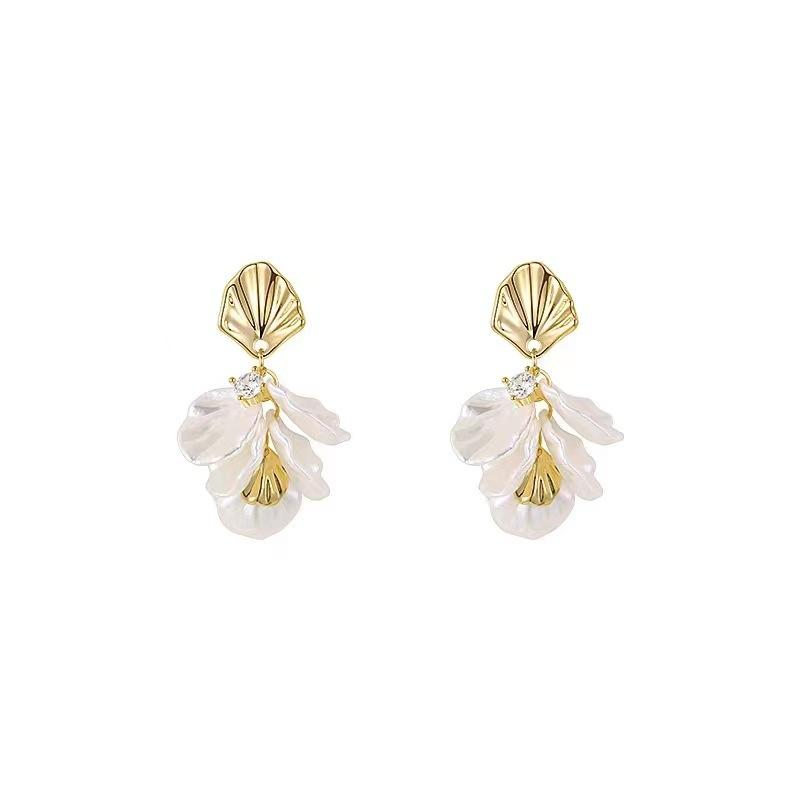 Light Luxury High-end Pearl Flower Shell Long Fringed Earrings Fashion Design Versatile Earrings Earrings