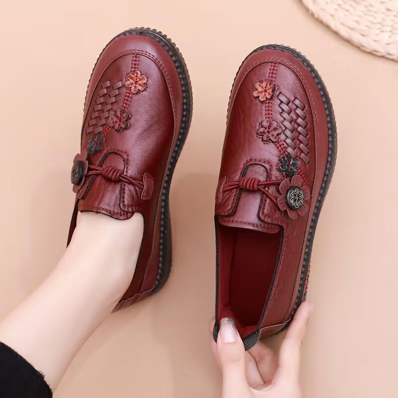 Spring and Autumn New Cloth Shoes Women's Single Shoes Non-slip Soft Sole Comfortable Wear-resistant One-pedal Middle-aged and Elderly Shoes