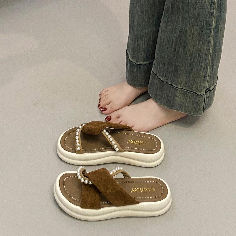 Cool slippers women's summer wear 2025 new models with skirts fairy wind one-word drag platform casual beach shoes women
