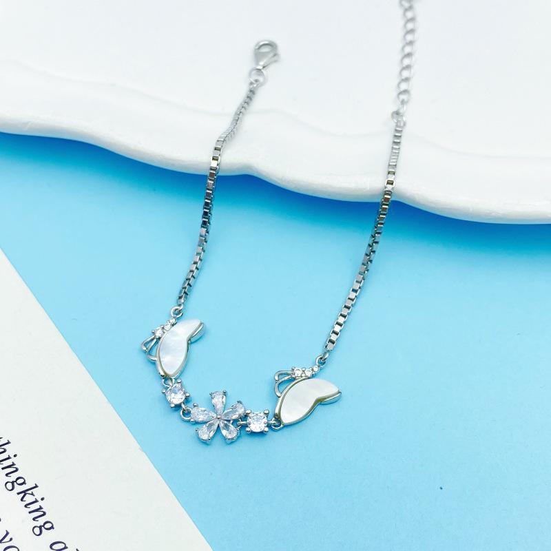 S925 Sterling Silver Small Fish Bracelet for Women - Elegant, Fashionable Design, Cool and Versatile Hand Jewelry