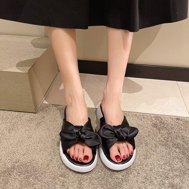 Fashion Women Slippers 2025 Summer New Flat-bottomed Wedge Heel Fashion Wear Fairy Wind Beach Sandals Platform Comfortable Sandals Women