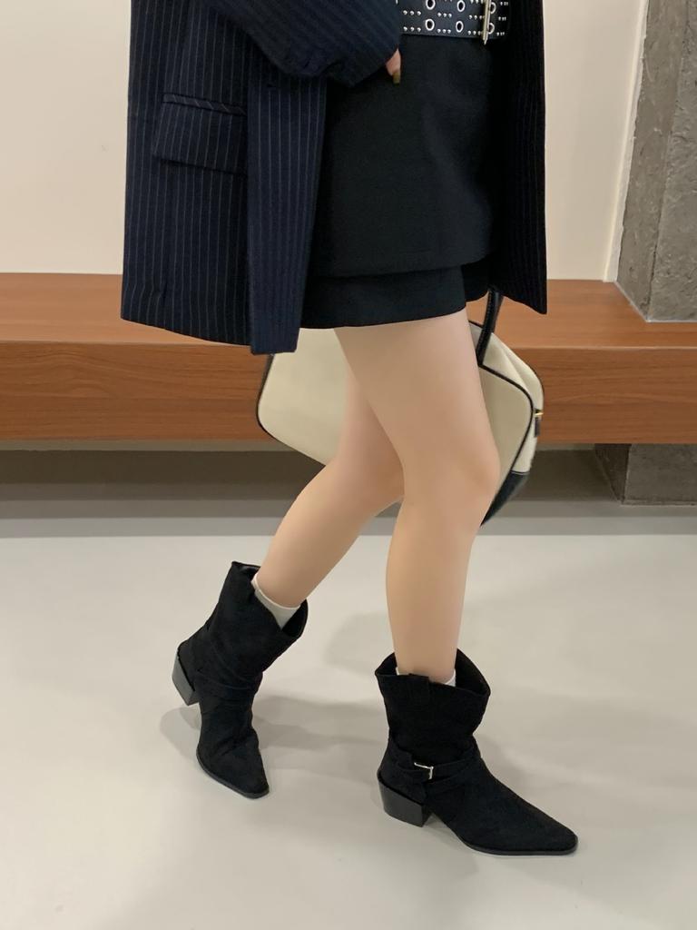 2025 new retro square head thick heel simple British style fashion versatile metal button Martin boots women