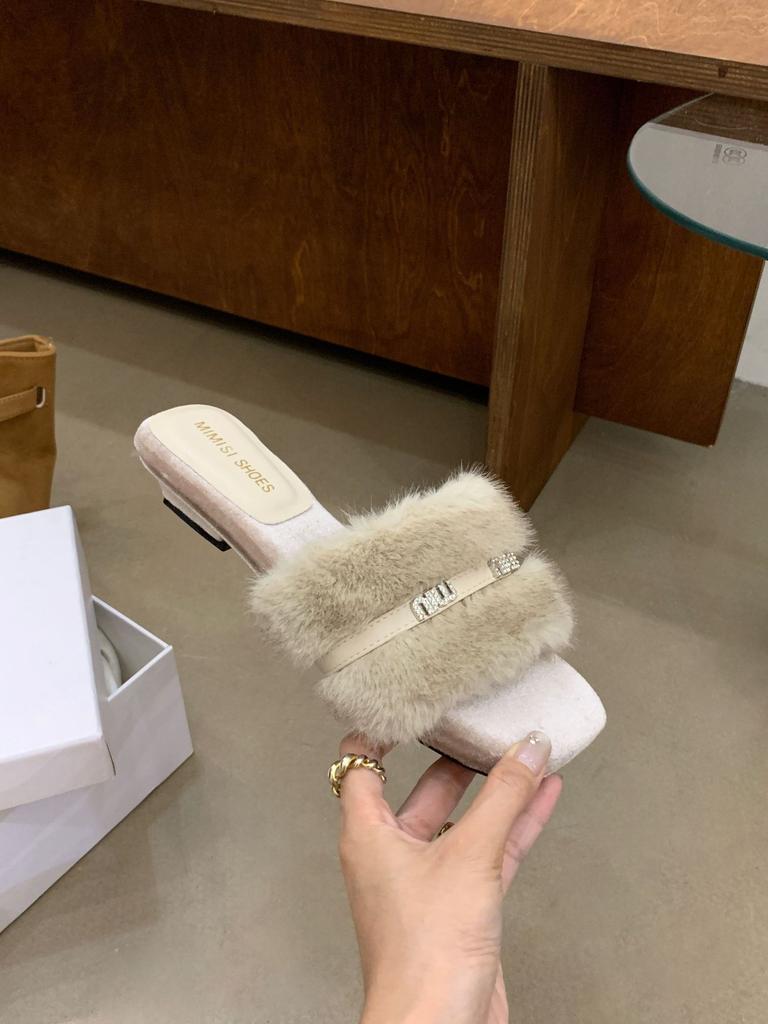 French Evening Breeze Rhinestone One-word Fluffy Slippers for Women To Wear 2025 Spring and Autumn New Imitation Mink Hair Low-heeled Sandals