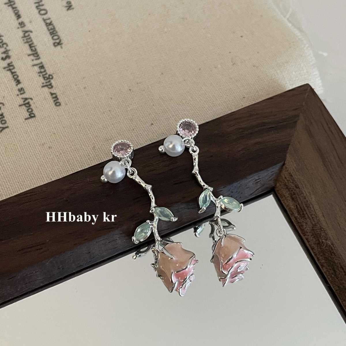 

Diamond dripping pearl flower pendant earrings fashionable small fresh earrings versatile temperament high-end earrings