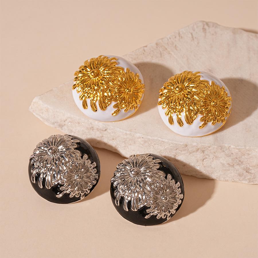 Retro Metallic Daisy Print Silver Stud Earrings - French Chic High-End Design for Women