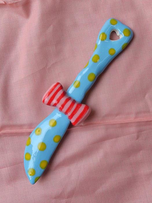 

Deulkkot Ceramic Blue Polka Dot Ribbon Butter Knife Blue Polka Dot Ribbon Butter Knife