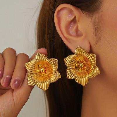 Delicate Flower Earrings Irregular Metal Exaggerated Earrings Stud Earrings Retro Versatile Simple Earrings
