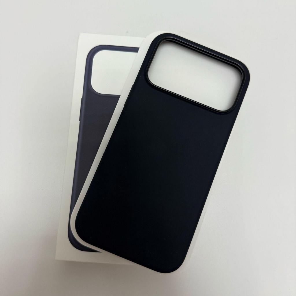 Liquid Silicone Soft Case for iPhone 17 Pro Max - Solid Color, Anti-Fall Protective Shell.