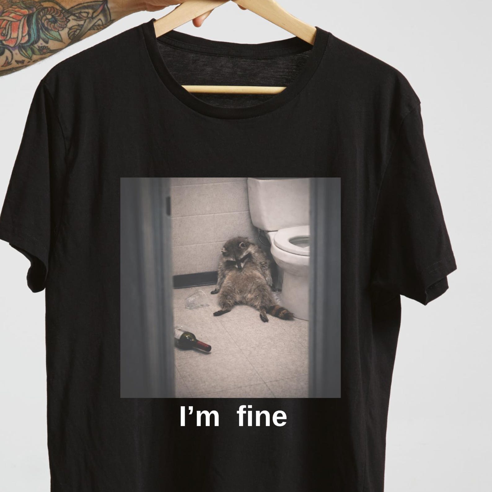 Stylish I’m Fine Raccoon Shirt – Funny Dark Humor Meme T-Shirt, Drunk Raccoon Bathroom Art, Sarcastic Graphic Tee. 3XL