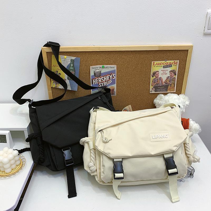 Lipano Harajuku Donkere Stijl Japanse Messenger Bag Literaire Straatfoto Student Nylon Schouder Messenger Bag