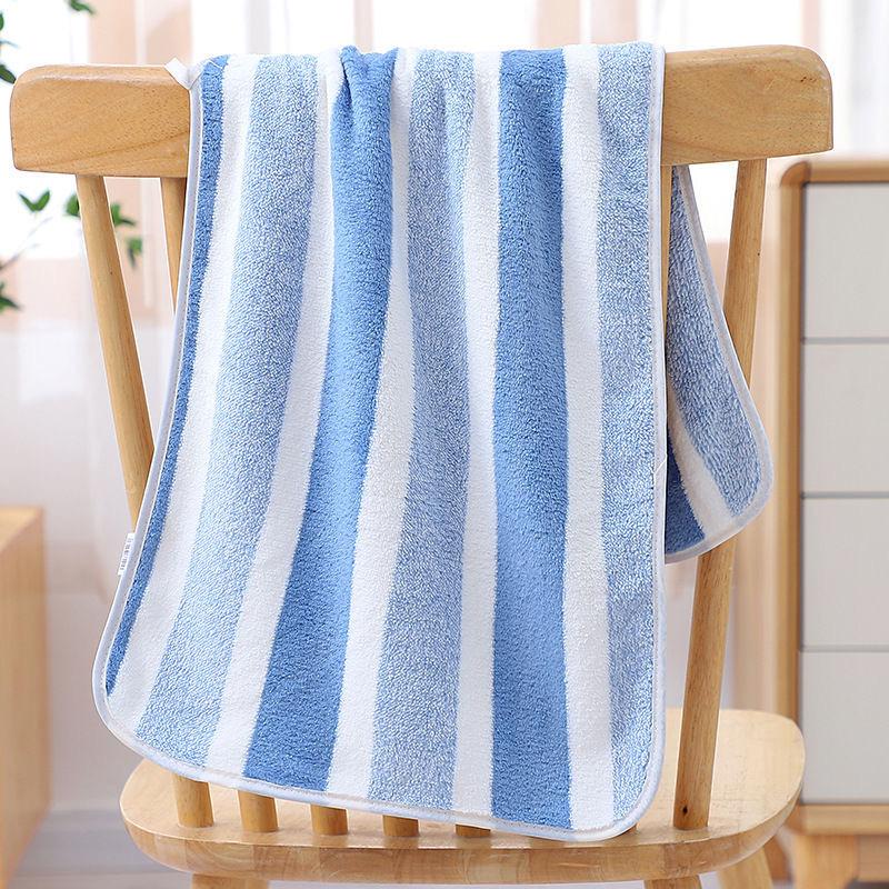 8-teiliges Korallenfleece Streifen Handtuch-Set - Für den Heimgebrauch, Dick, Wasserabsorbierend, Kein Fusseln.