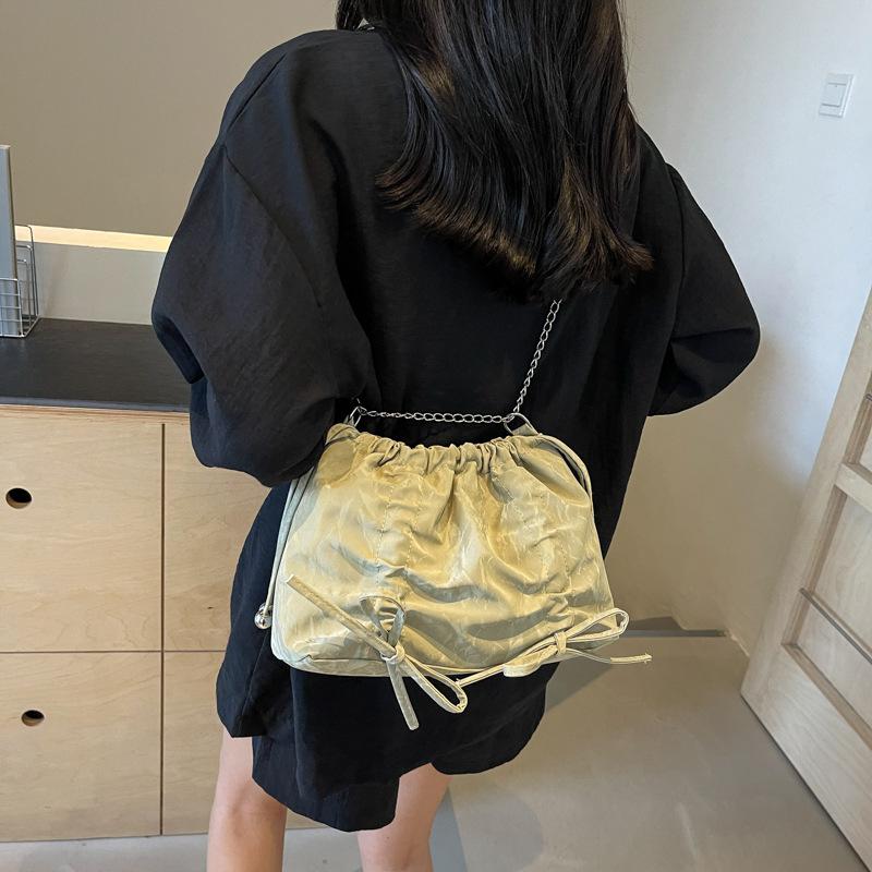 Small Bag Women's New Pleated and Beautiful Bucket Bag 2025 Korean Fashion Retro Chain Summer Niche Messenger Bag