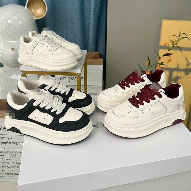 Vielseitige Samt-Plateau-Schuhe in Weiß für Damen Herbst und Winter 2025 neue Mode erhöhend lässig Ins Tide Sports-Board-Schuhe