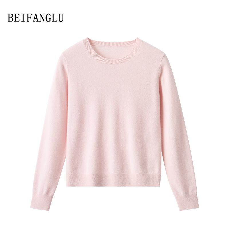 Women's Classic Northern Deer Cashmere Knitwear: Winter Round Neck