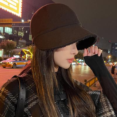 Kapelusz damski zimowy kapelusz typu bucket pokazuje małą twarz jesienno-zimowy polarowy pogrubiony modny ciepły kapelusz 2025 nowy